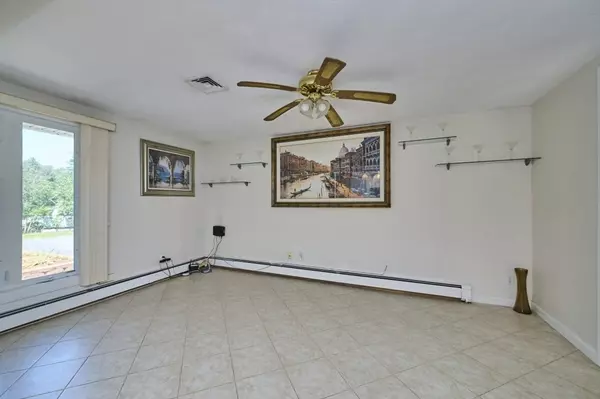 Framingham, MA 01701,9 Sheffield Rd
