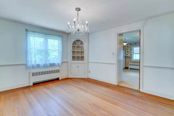 Milton, MA 02186,44 Ridgewood Rd