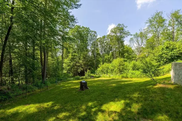 Sturbridge, MA 01566,236 Holland Rd