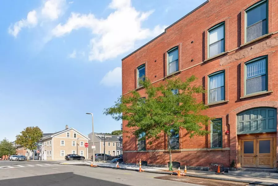 125 B Street #4D, Boston, MA 02127