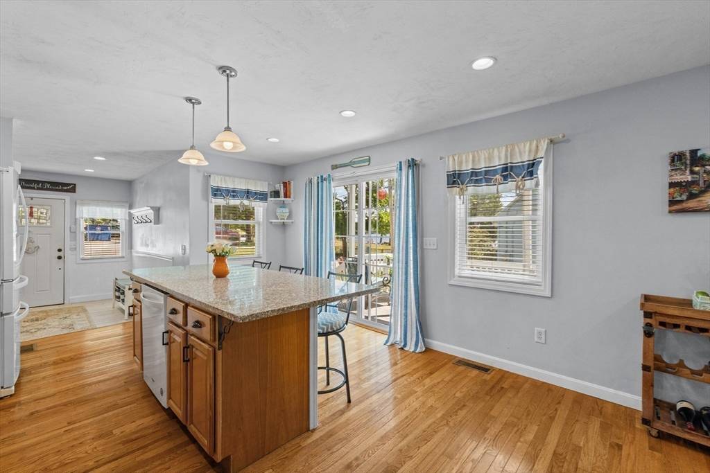 Tyngsborough, MA 01879,45 Maplewood Ave