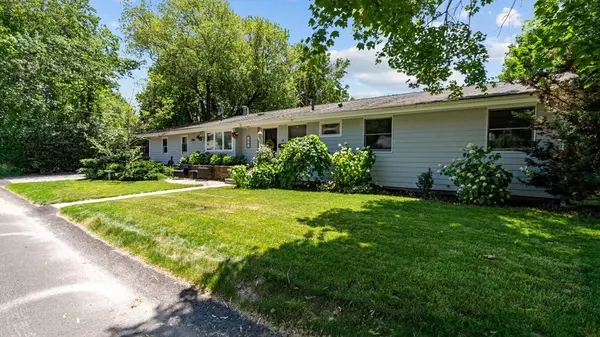 Dartmouth, MA 02747,18 Ricketson St