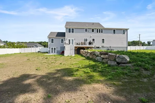 Seekonk, MA 02771,2 Rose Ann Ct