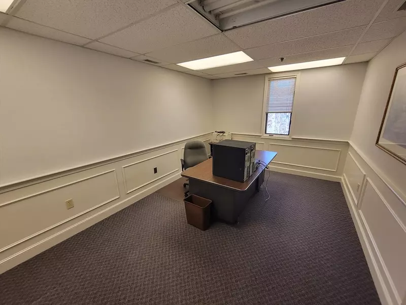 6 Courthouse Lane #Unit 2.2, Chelmsford, MA 01824