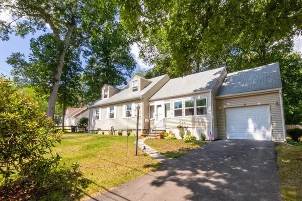 18 Bonnie Rd, Weymouth, MA 02190