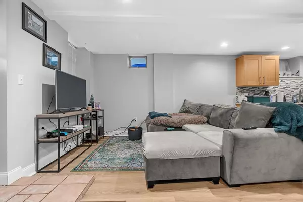 Boston, MA 02127,314 W 4th #1