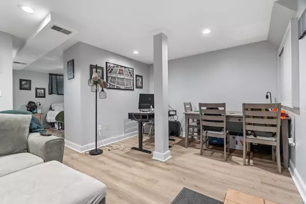 Boston, MA 02127,314 W 4th #1