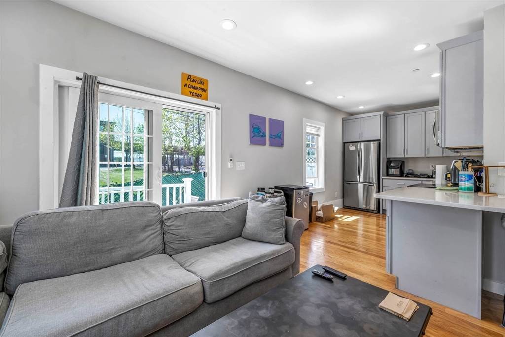 Boston, MA 02127,8 W Bellflower Street #1