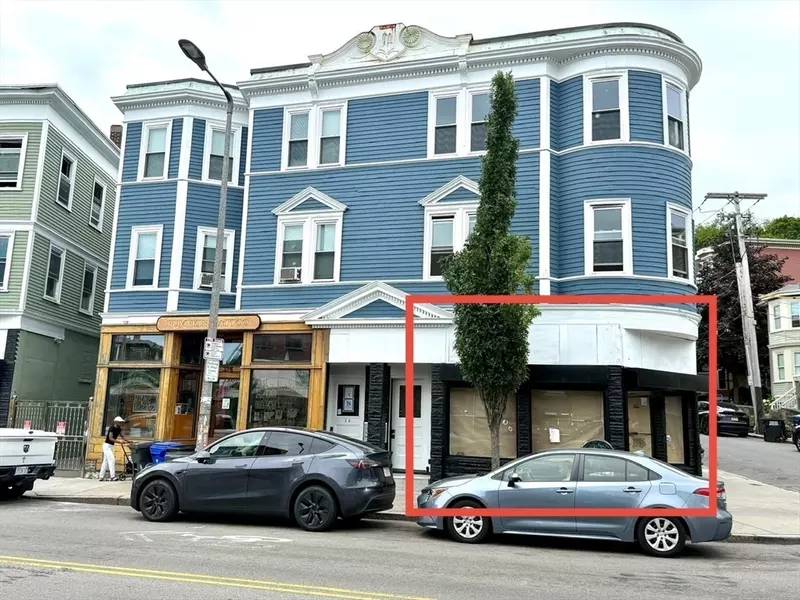 376 Centre St, Boston, MA 02130