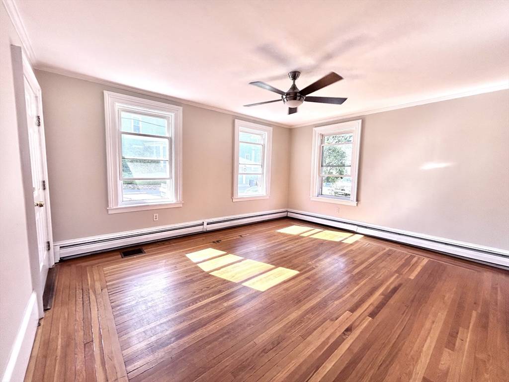 Marblehead, MA 01945,53 Gregory St