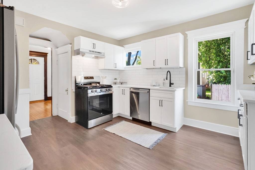 Longmeadow, MA 01106,14 Glenwood Cir