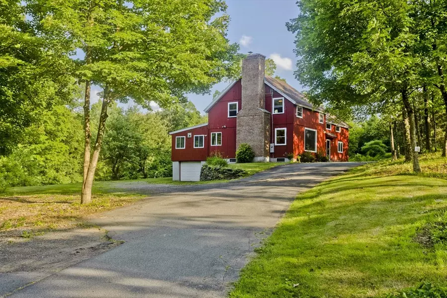 150 Harris St, Granby, MA 01033