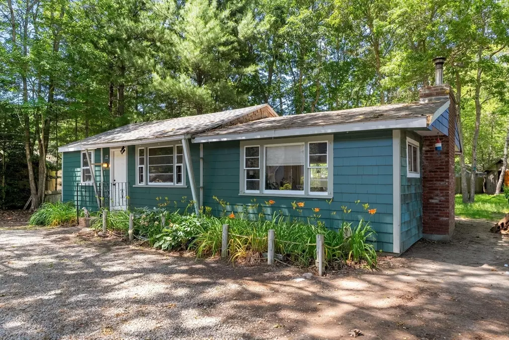 Falmouth, MA 02536,12 Edgewood Dr