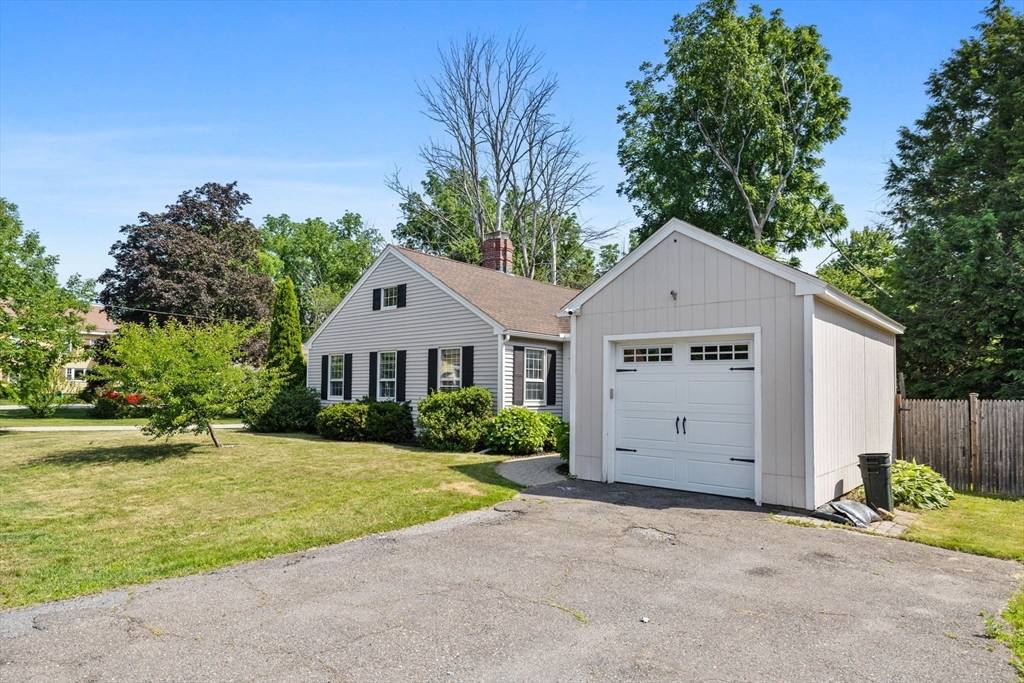 Haverhill, MA 01832,11 N Broadway #1