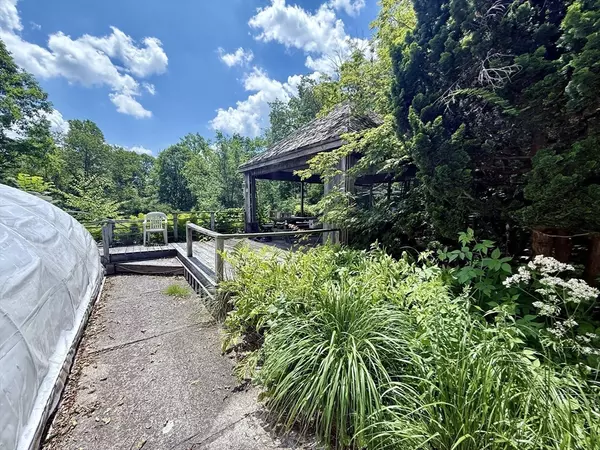 Dudley, MA 01571,23 Partridge Hill Rd