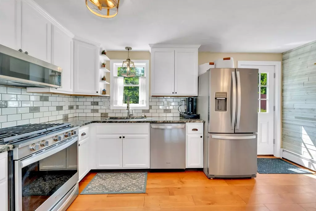 Haverhill, MA 01832,37 Saint Botolph St #37