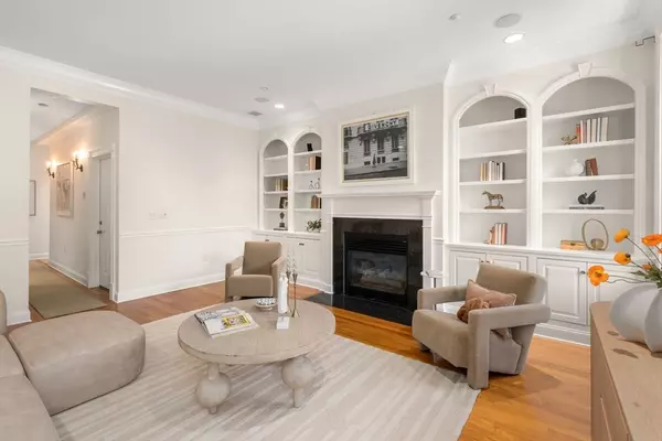 Boston, MA 02116,151 Beacon Street #4