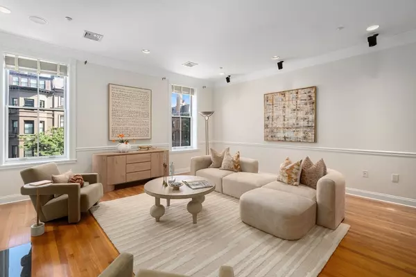 Boston, MA 02116,151 Beacon Street #4