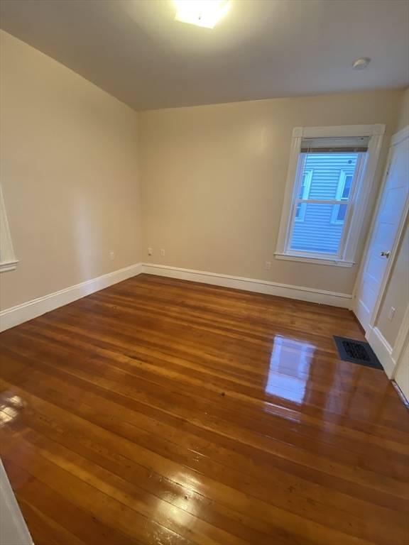 Boston, MA 02125,32 Raven St #1