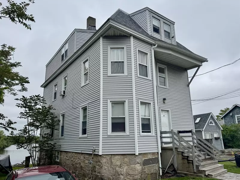 18 Beach Street, Fairhaven, MA 02719