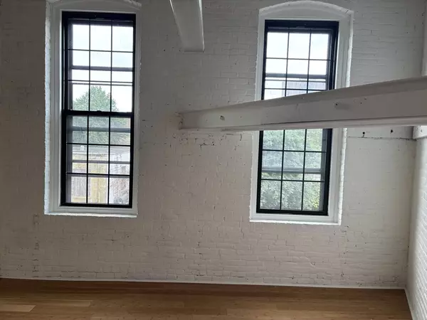 Worcester, MA 01608,51 Union Street #310
