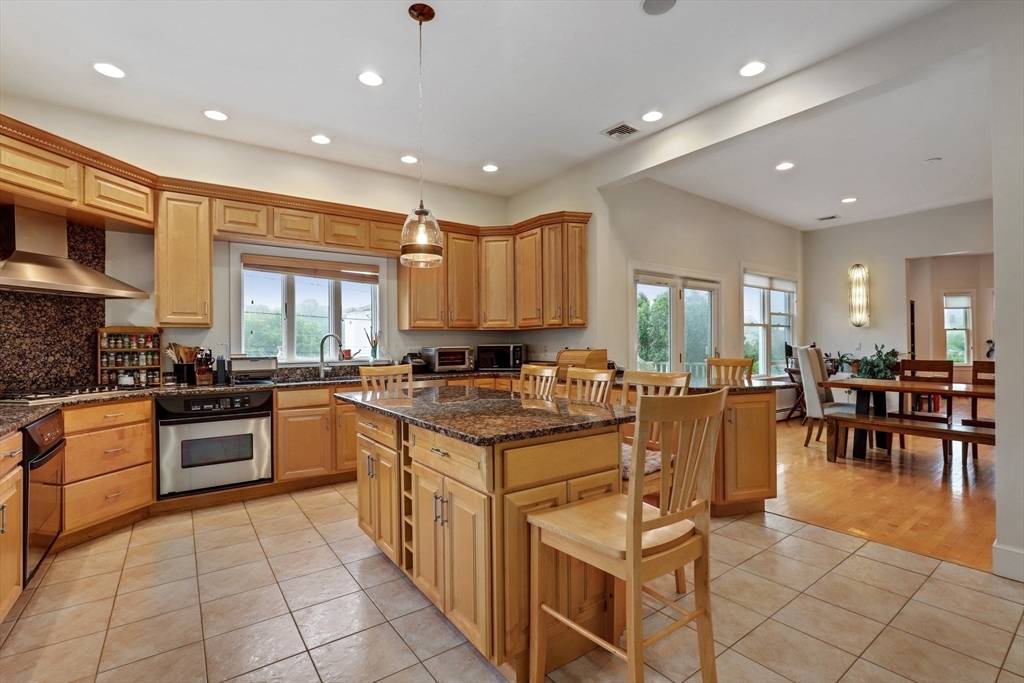 Lynn, MA 01902,13 Essex St #2