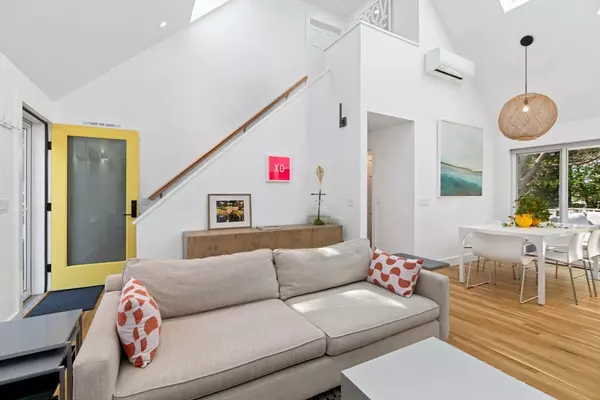 Provincetown, MA 02657,42 Bayberry Ave