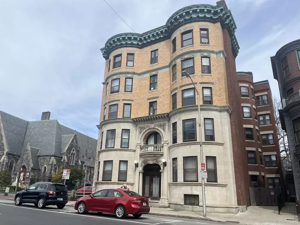 Cambridge, MA 02138,1137 Massachusetts Ave. #43