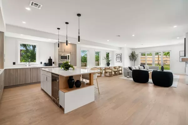 Boston, MA 02130,33 Evergreen St #2