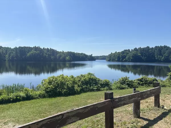 Raynham, MA 02767,404 Park Pl #404