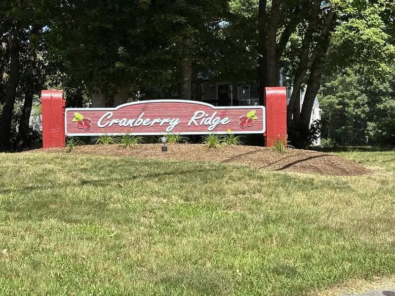 404 Park Pl #404, Raynham, MA 02767