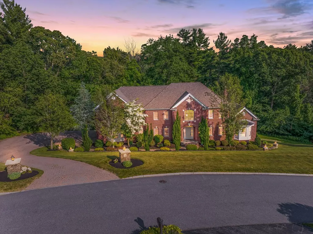 Andover, MA 01810,2 Regency Ridge