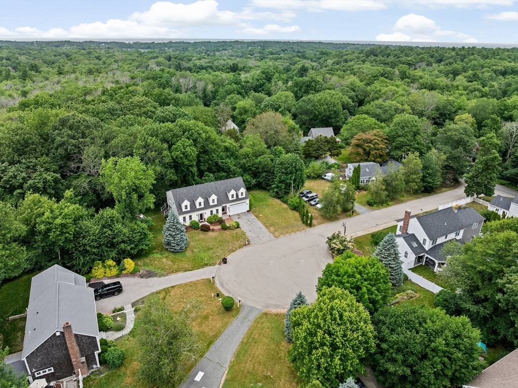 8 Trudys Ln, Scituate, MA 02066