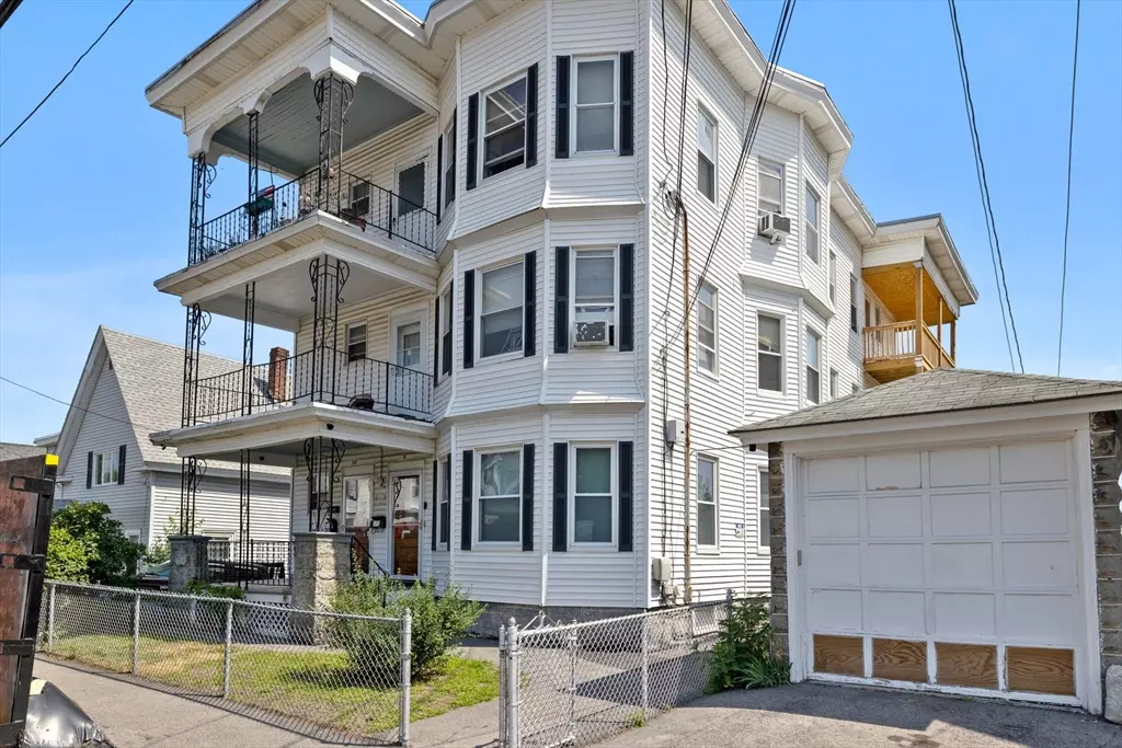 Lawrence, MA 01841,31 Woodland St