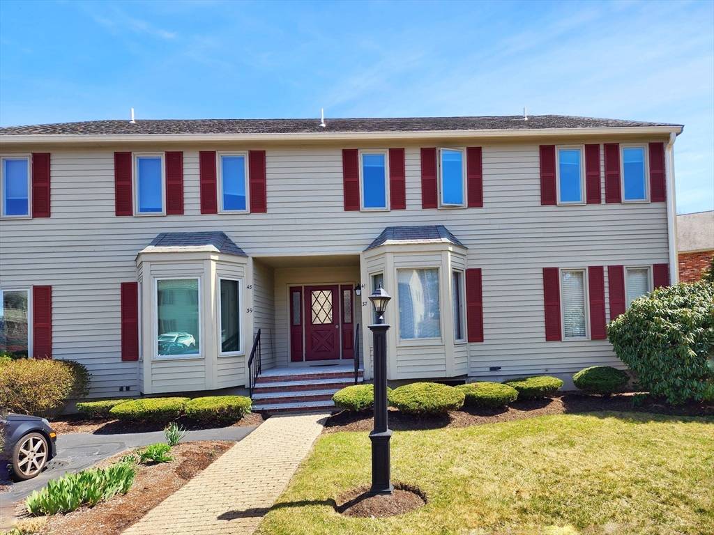 41 Union Sq #41, Randolph, MA 02368