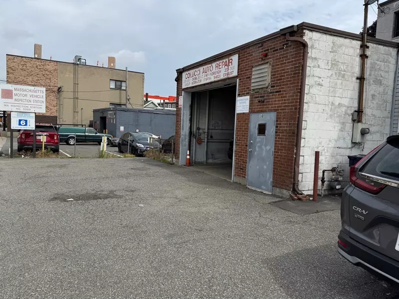10 Beacham St, Everett, MA 02149