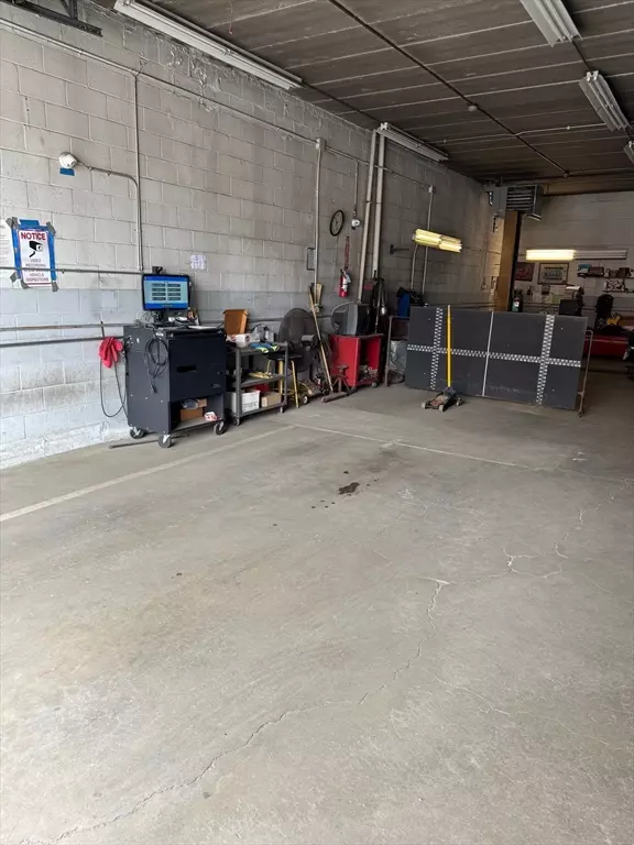 Everett, MA 02149,10 Beacham St