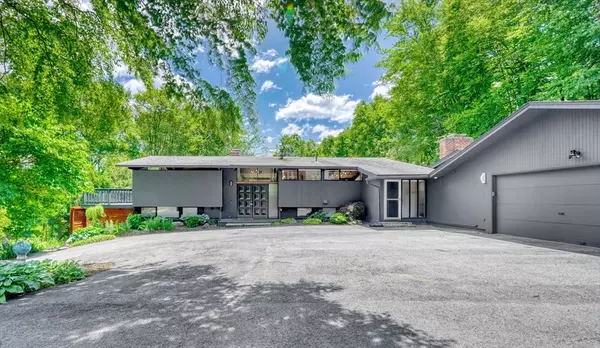 15 Lovers Lane, Southborough, MA 01772