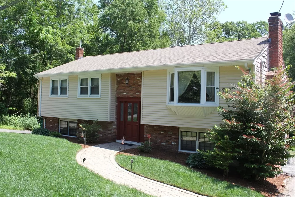 Attleboro, MA 02703,276 Newport Ave