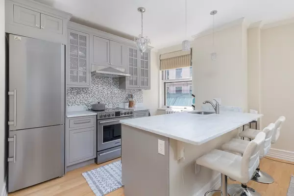 Boston, MA 02108,21 Beacon Street #7E