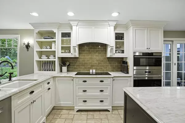 Natick, MA 01760,9 Oak Hill Road