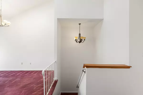Salem, MA 01970,1B Fletcher Way #B