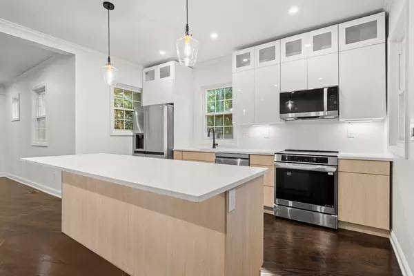 Malden, MA 02148,21 Greystone Rd #2