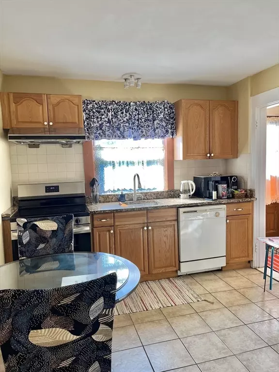 Belmont, MA 02478,12 Lewis Rd #1