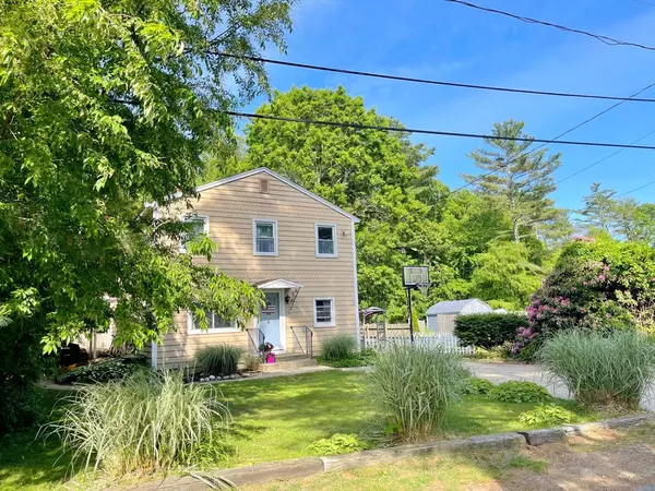 Pembroke, MA 02359,8 Sandy Lane