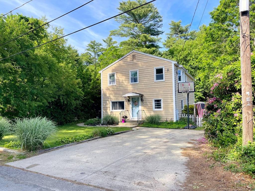 8 Sandy Lane, Pembroke, MA 02359
