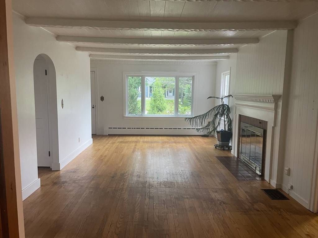 Spencer, MA 01562,3 Paxton Rd
