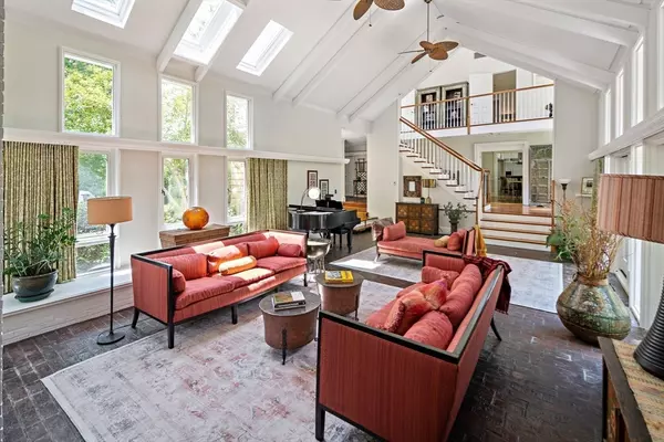 Concord, MA 01742,44 Ripley Hill Rd