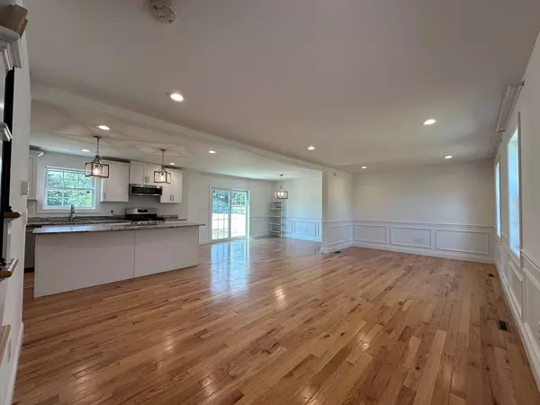 Agawam, MA 01001,662 Cooper St