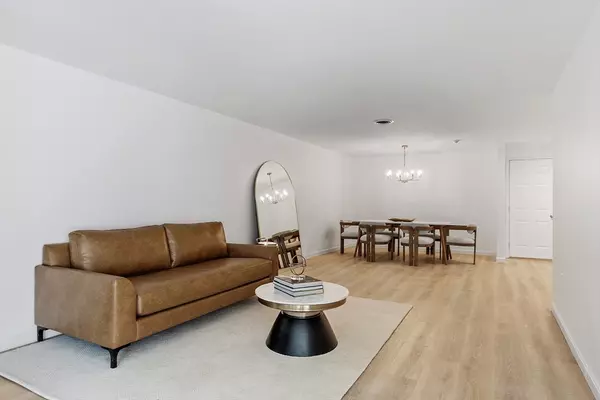 Chelmsford, MA 01824,255 North Road #207